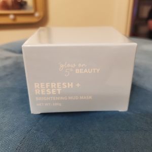 Brightening mud mask